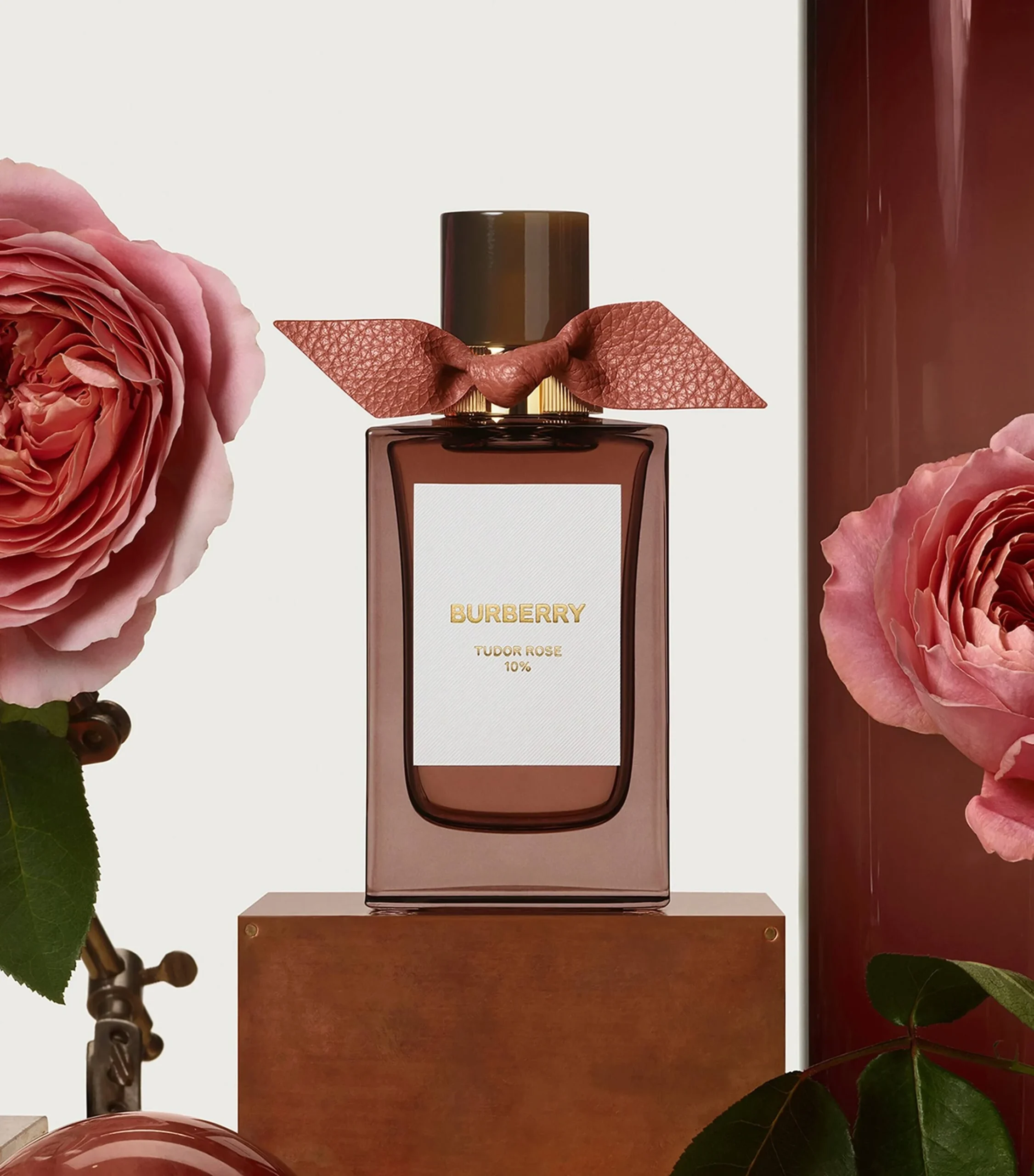 <div class="product-brand">Burberry</div>Burberry Tudor Rose Eau De Parfum Private Line - Image 2