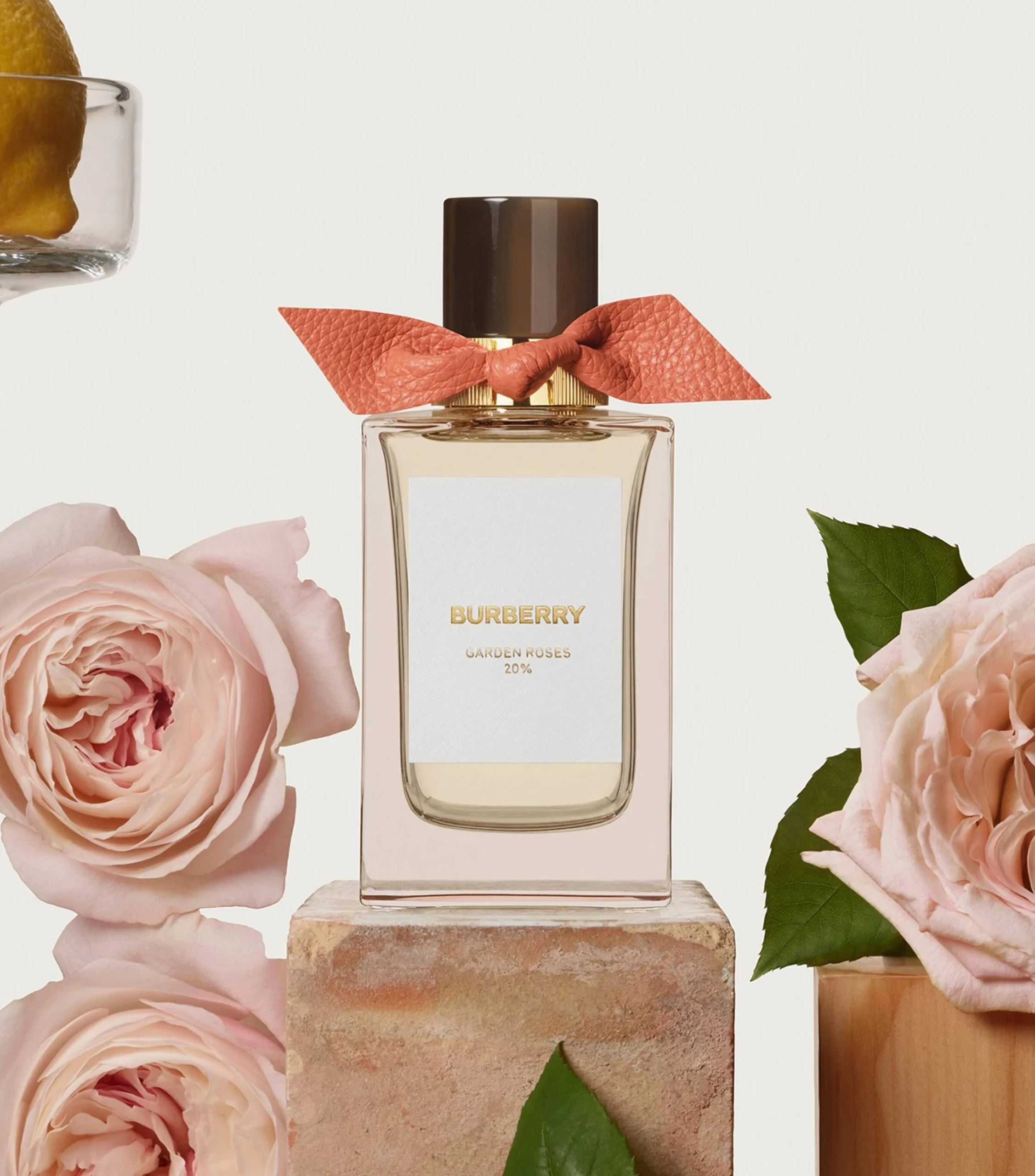 <div class="product-brand">Burberry</div>Burberry Garden Roses Eau De Parfum - Image 2