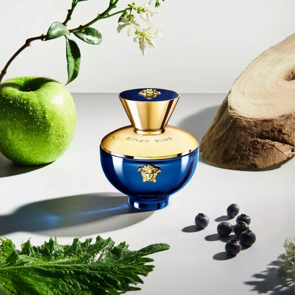 <div class="product-brand">Versace</div>Versace Dylan Blue Pour Femme Eau De Parfum - Image 2