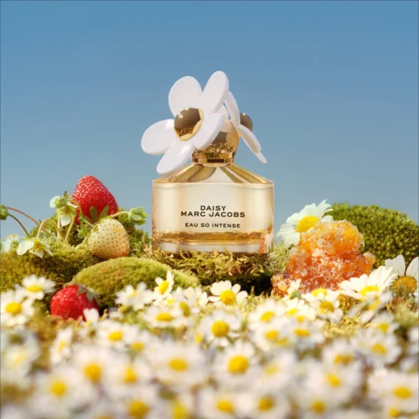 <div class="product-brand">Marc Jacobs</div>Marc Jacobs Daisy Eau So Intense Eau De Parfum - Image 5