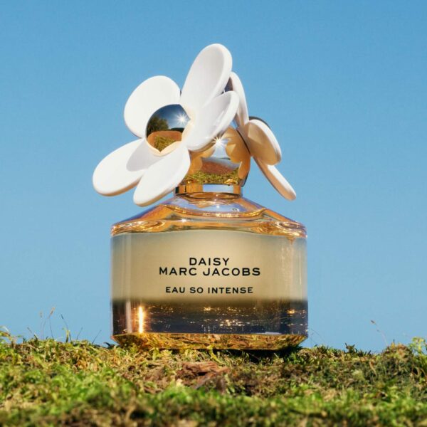 <div class="product-brand">Marc Jacobs</div>Marc Jacobs Daisy Eau So Intense Eau De Parfum - Image 3