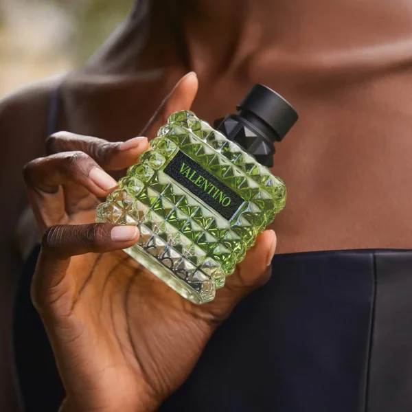 <div class="product-brand">Valentino</div>Valentino Donna Born In Roma Green Stravaganza Eau de Parfum - Image 4